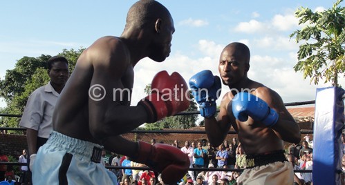 Malawians will enjoy a boxing fight like this soon. In the picture, Masamba (R) and Kayuni in their previous encounter
