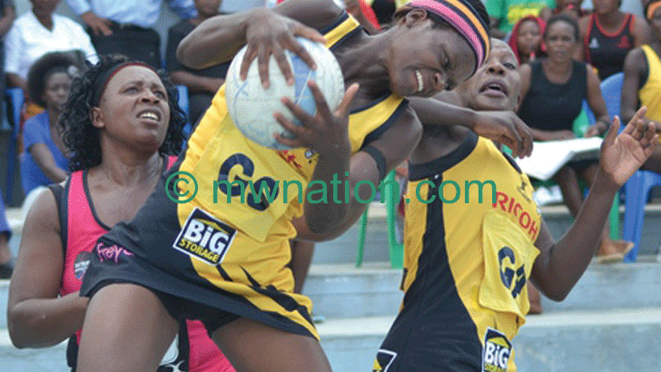CivoNets’ Sally Nyasulu (C) outclassed Thunder Queens players during the match