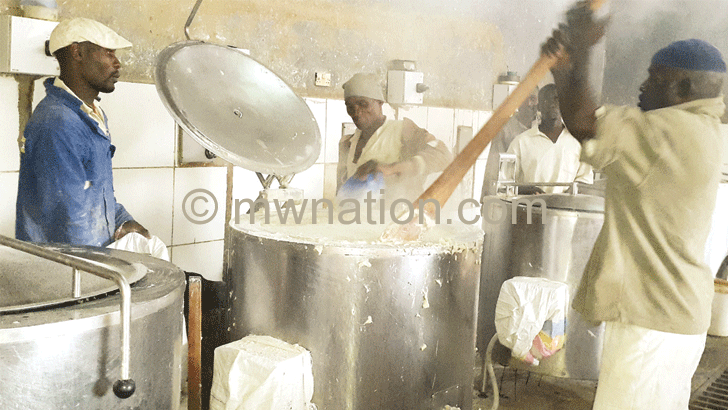Inmates prepare food at Chichiri Prison in times of
plenty